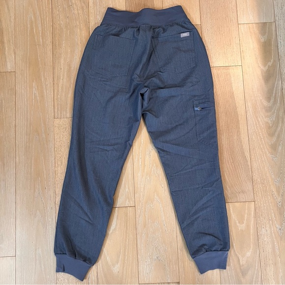 FIGS Heather Denim Scrub Set- XXS - Picture 6 of 7